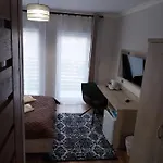 Guest house Villa Eden Ustka Wypoczynek Tylko Dla Doroslych, Parking W Cenie, Pokoje Z Balkonami I Tarasami ! Ustka