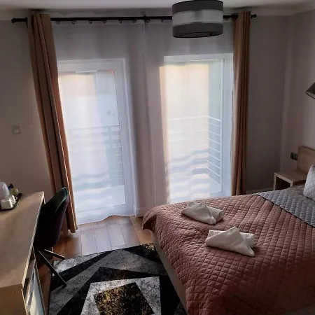 Gasthuis Eden Ustka- Cenisz Sobie Cisze I Blogi Spokoj, Wypoczynek Tylko Dla Doroslych, Z Balkonami I Tarasami,parking W Cenie !