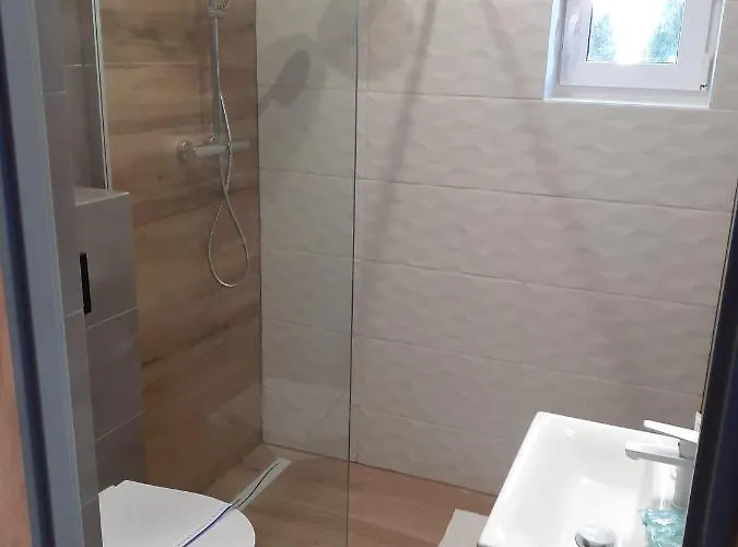 ゲストハウス Eden Wypoczynek Dla Doroslych