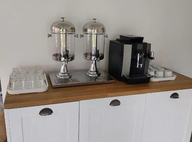 Eden Wypoczynek Dla Doroslych ゲストハウス 3*