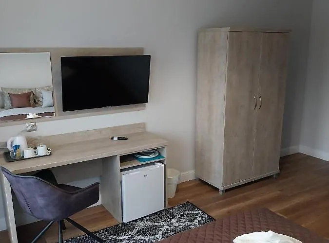 Eden Wypoczynek Dla Doroslych ゲストハウス ウストカ